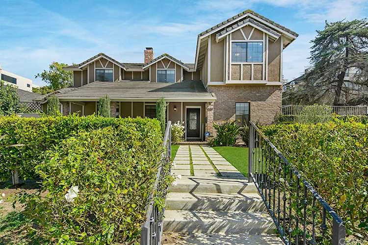 500 Lillian Way Los Angeles, CA 90004
