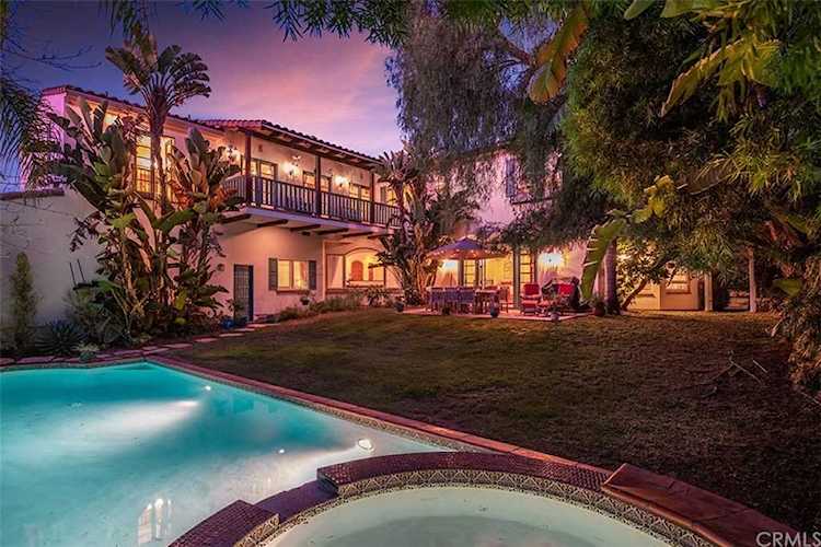 1756 10th Street Manhattan Beach, CA 90266