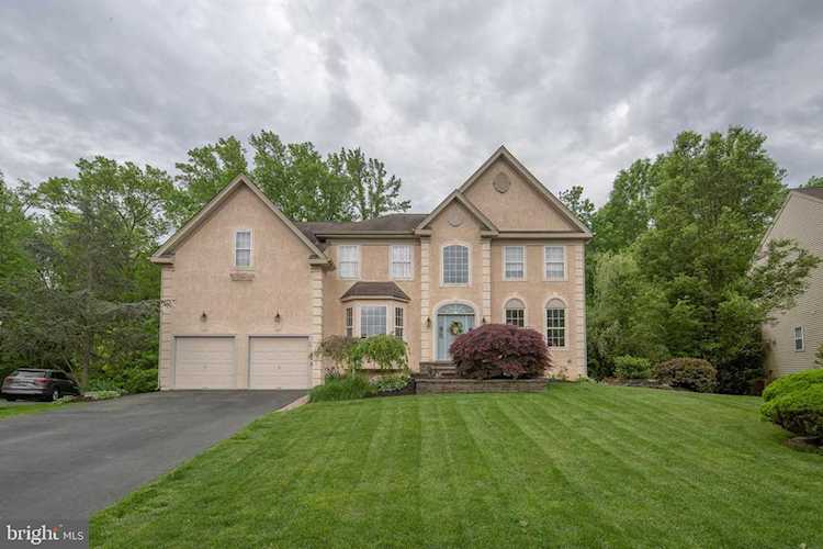 16 Palomino Dr Marlton, NJ 08053