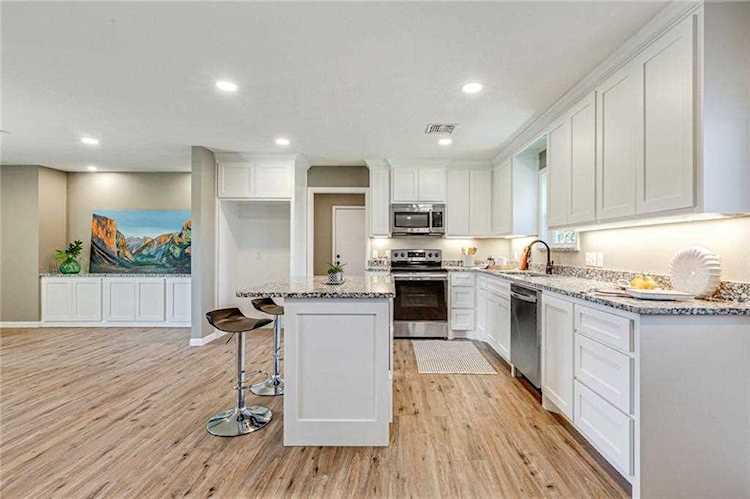 717 Bellaire Dr Woodway, TX 76712