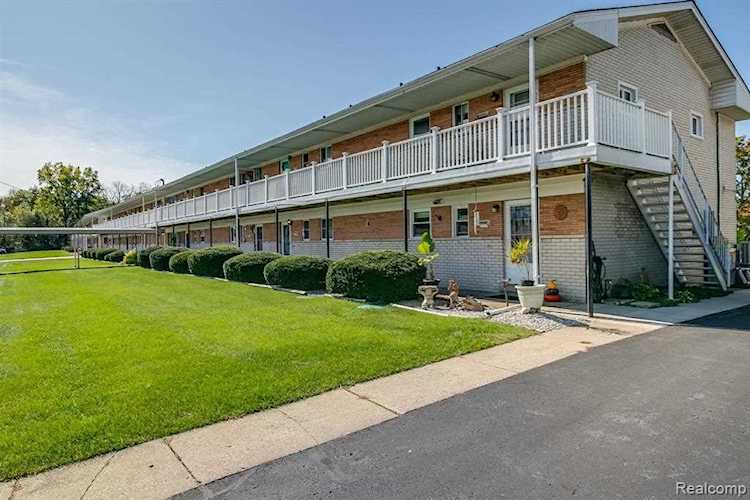 26955 Milford Rd #21 South Lyon, MI 48178