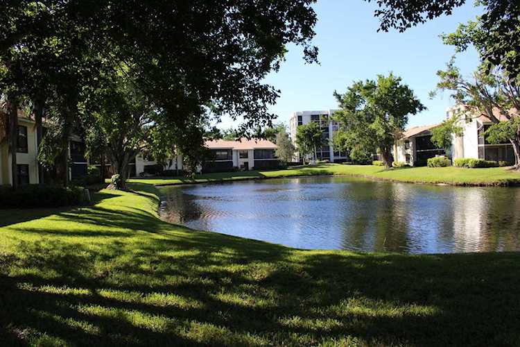 6748 Willow Wood Drive #1302 Boca Raton, FL 33434