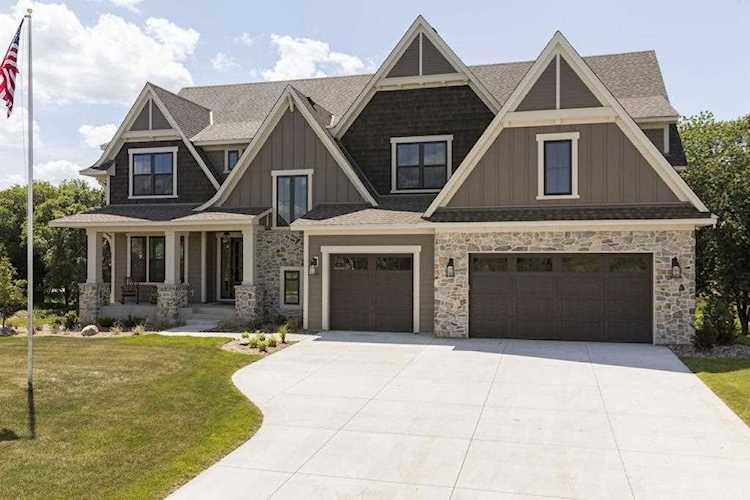 X Cherrywood Circle North Oaks, MN 55127
