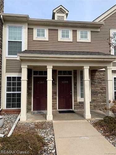 4307 Deeside Dr Brighton, MI 48116