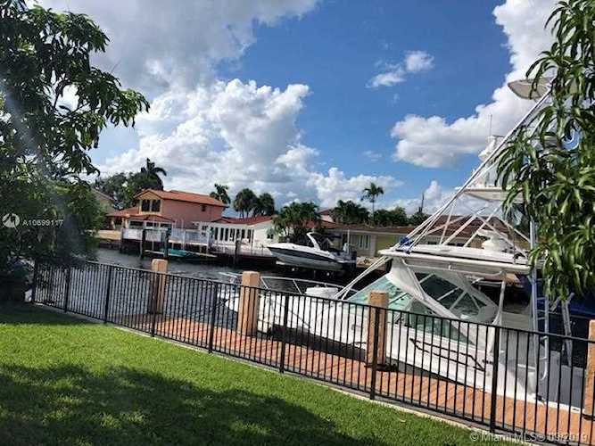 3325 NE 167th St North Miami Beach, FL 33160