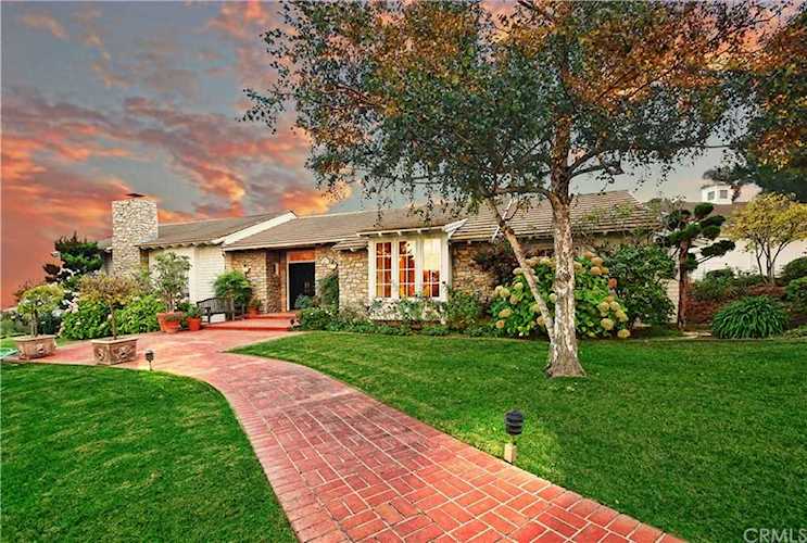8 Upper Blackwater Cyn Road Rolling Hills, CA 90274