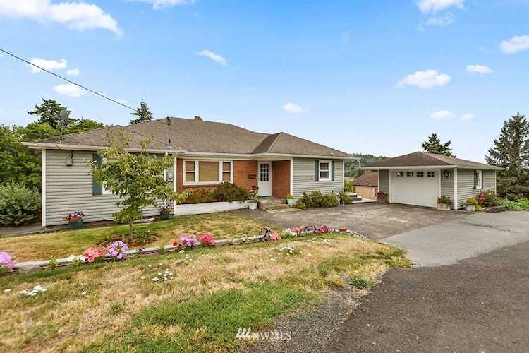 304 Holly St Kelso, WA 98626 MLS# 1499908 | PNWR.com Photo 1