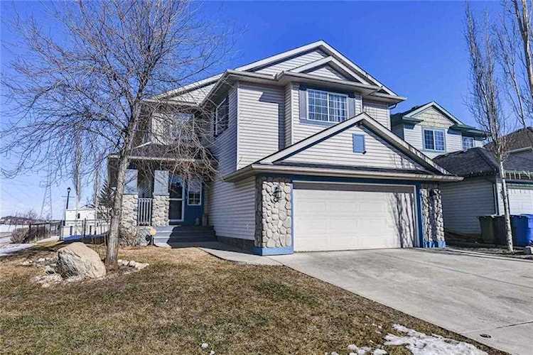 181 West Lakeview Place Chestermere, AB T1X 1K3