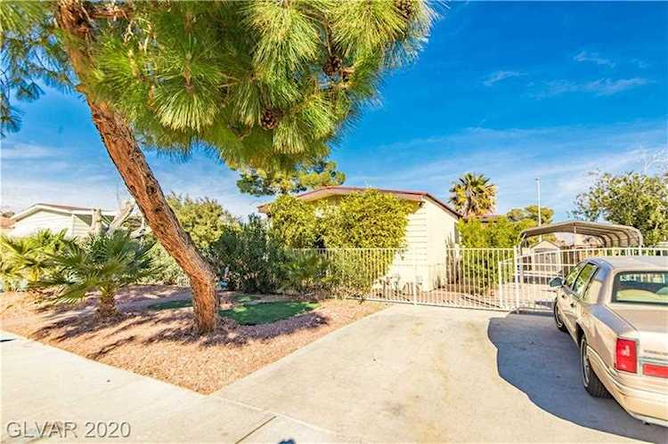 6444 Sapphire St Las Vegas, NV 89108