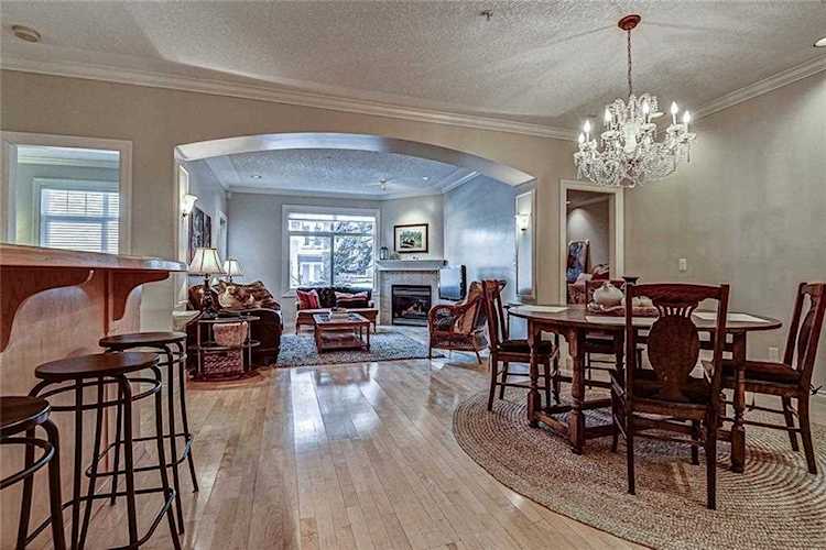 2320 Erlton St SW #108 Calgary, AB T2S 2V8