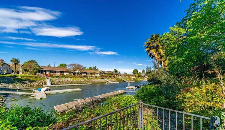 1700 River Park Boulevard Napa, CA 94559