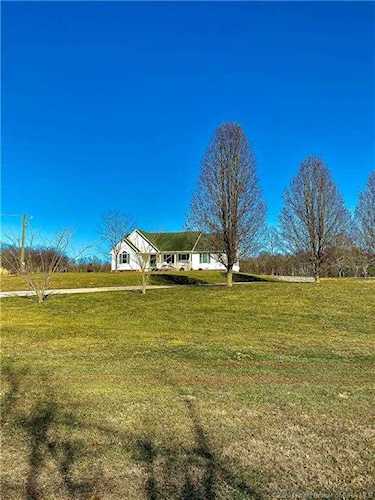 4338 Sunnyside Scottsburg, IN 47170