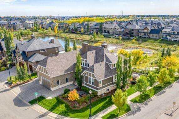 3 Westpark Place SW Calgary, AB T3H 0C3