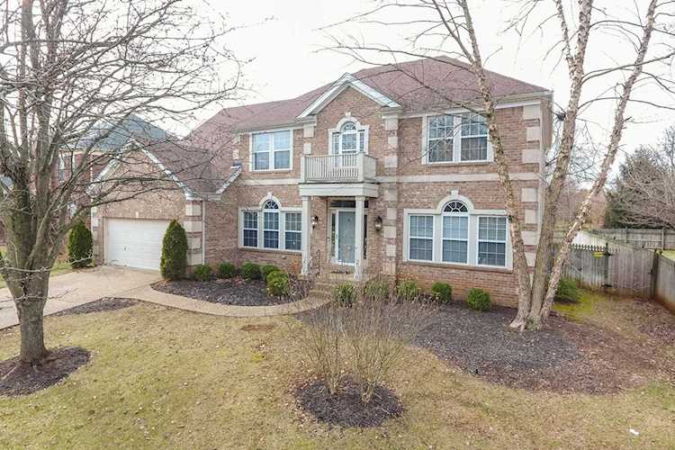 3702 Wynbrooke Cir Louisville, KY 40241