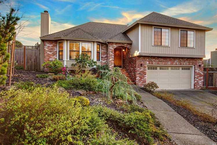 4818 Foxglove Court Santa Rosa, CA 95405 | MLS 22001766 Photo 1