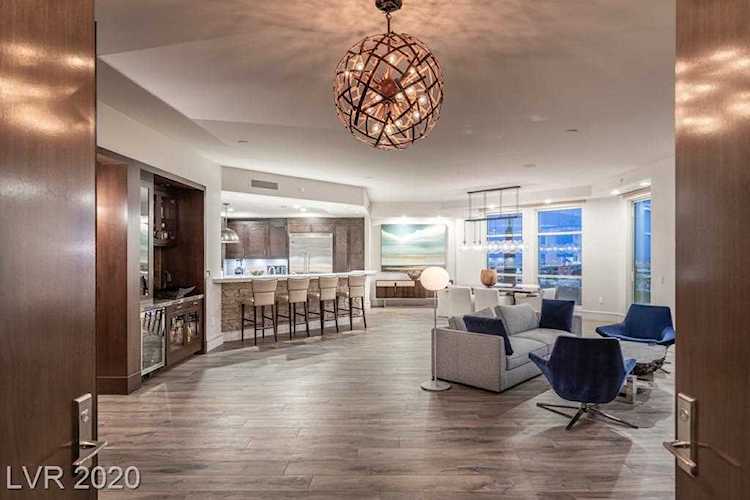 9101 Alta Dr #302 Las Vegas, NV 89145