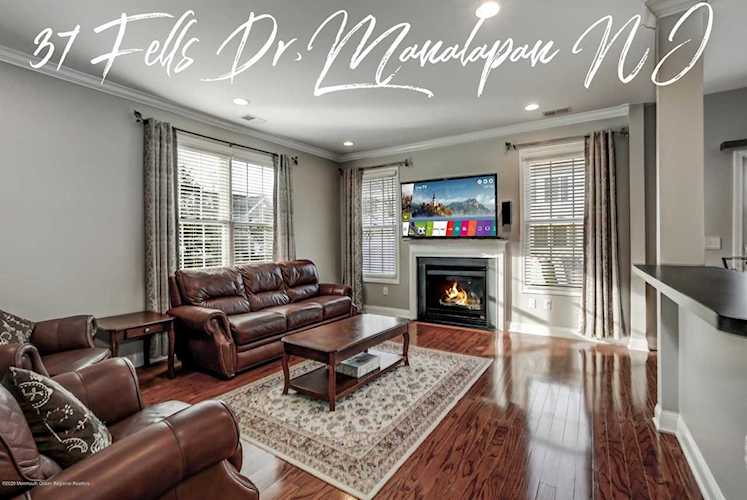 37 Fells Dr Manalapan, NJ 07726
