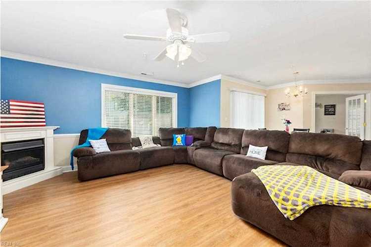 2 Harbor Watch Dr #706 Chesapeake, VA 23320 | MLS 10281979 Photo 1