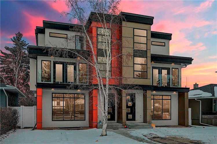2334 24 Avenue SW Calgary, AB T2T 0Y4
