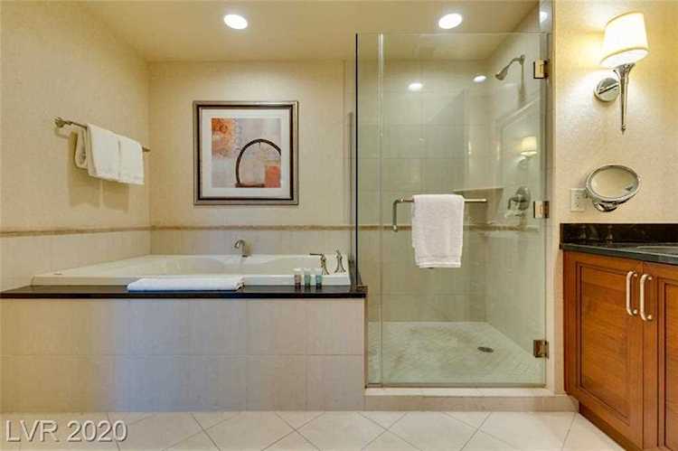 125 E Harmon Ave #609 Las Vegas, NV 89109