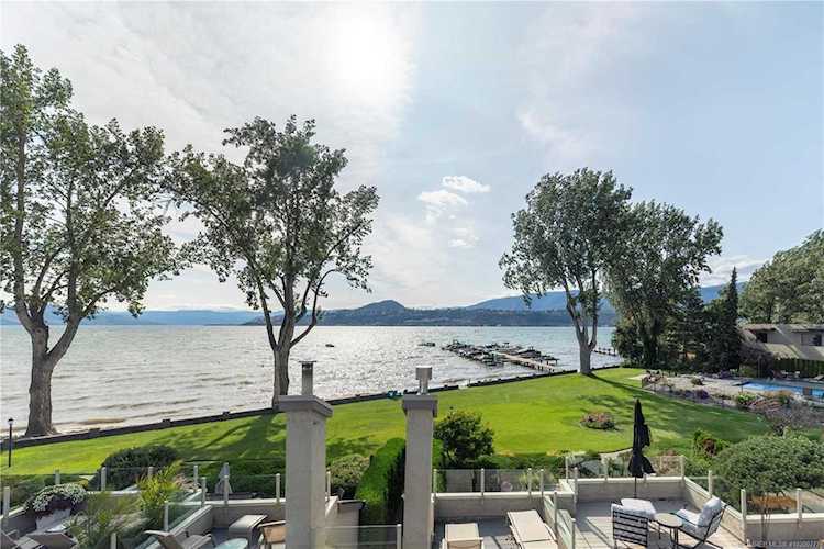 2900 Abbott Street #305 Kelowna, BC V1Y1G6