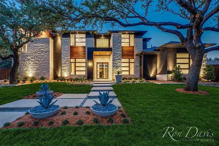 5822 Club Oaks Court Dallas, TX 75248