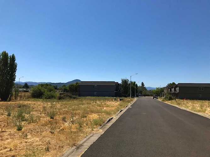 7858 Phaedra Ln White City, OR 97503