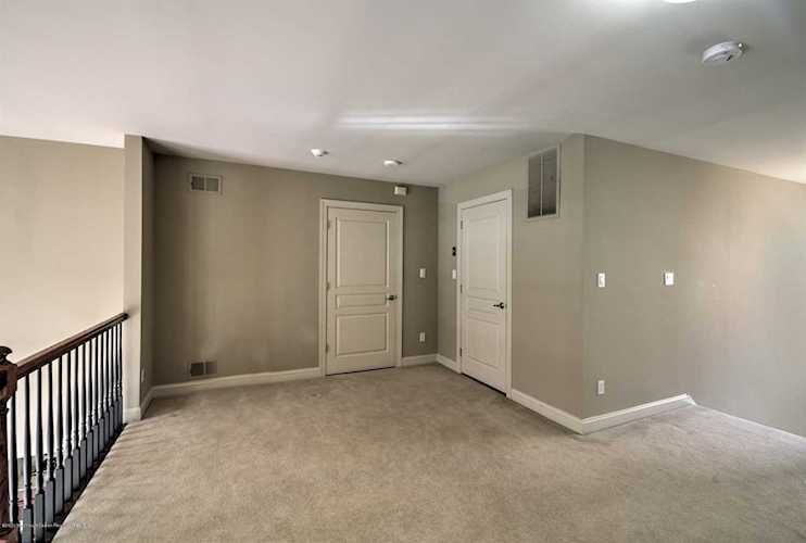 315 Highgate Ct Marlboro, NJ 07746