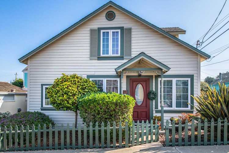 690 Laurel Avenue Pacific Grove, CA 93950 | MLS 52215514 Photo 1