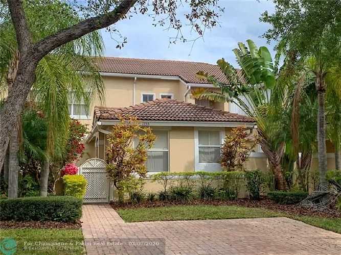 1755 Seagrape Way #1755 Hollywood, FL 33019