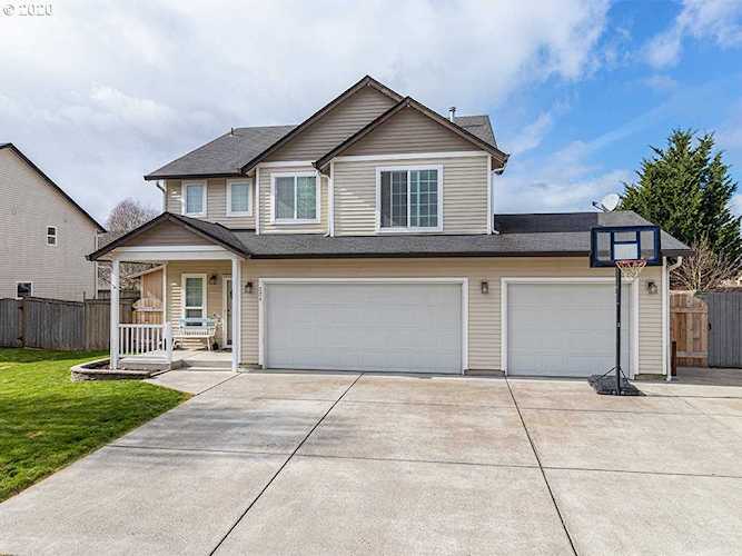 224 E 17th Pl La Center, WA 98629