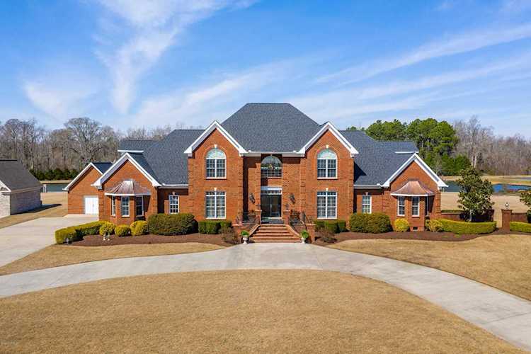 1108 Autumn Lakes Drive Grimesland, NC 27837