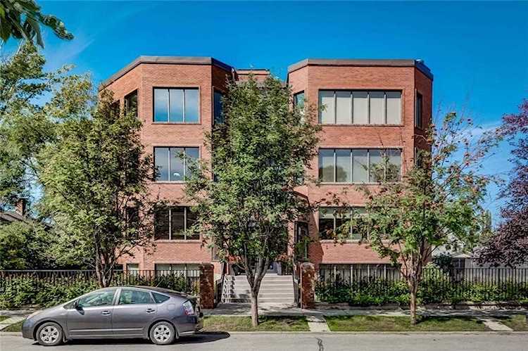 934 Memorial Drive NW #4 Calgary, AB T2N 3C9
