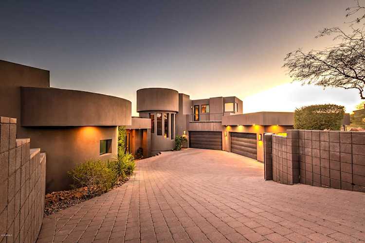 9733 N Four Peaks Way Fountain Hills, AZ 85268