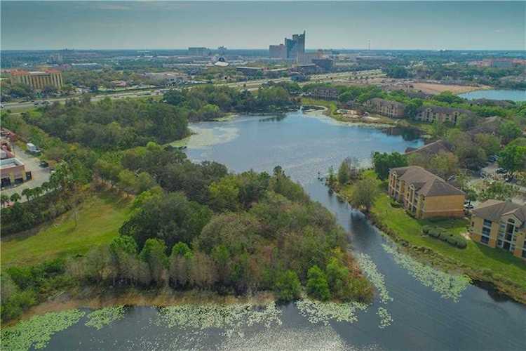 8202 Turkey Lake Rd Orlando, FL 32819