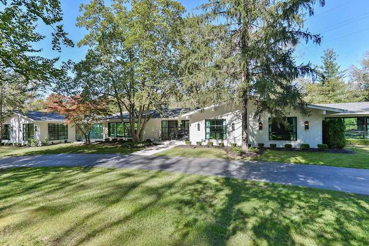62 Indian Hills Trail Louisville, KY 40207