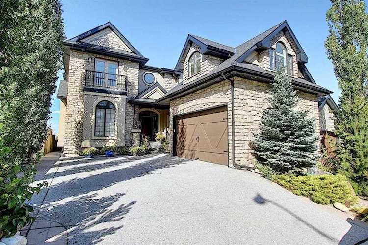 22 Coulee Lane SW Calgary, AB T3H 5J6