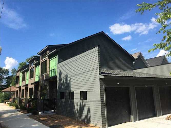 705 SE A St Bentonville, AR 72712