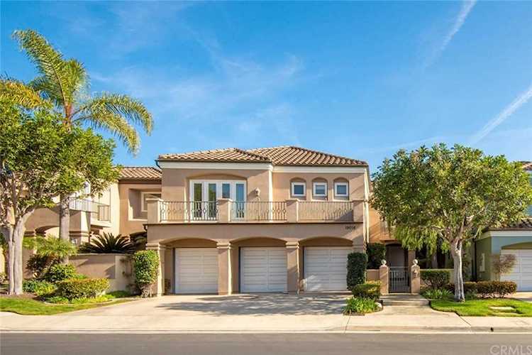 19016 Stonehurst Lane Huntington Beach, CA 92648