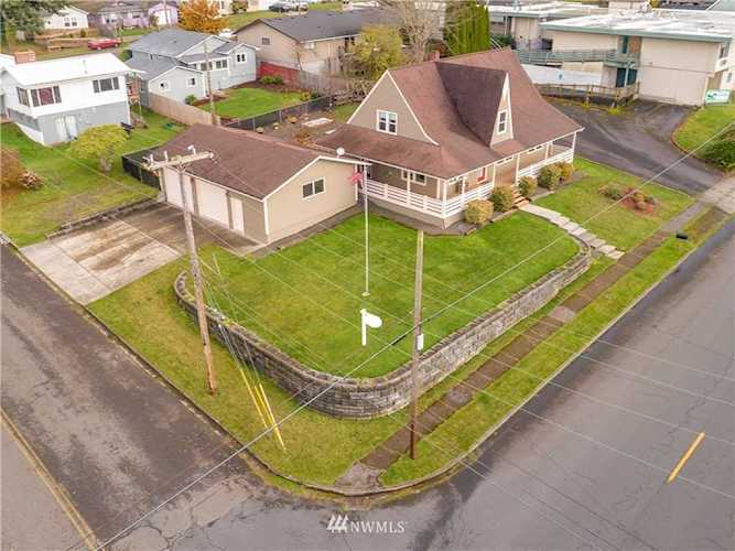 425 Columbia St Cathlamet, WA 98612