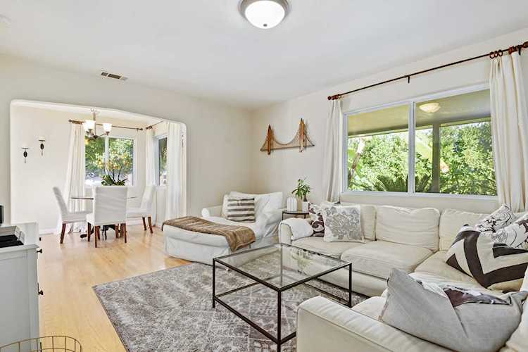 2139 Modoc Rd Santa Barbara, CA 93101