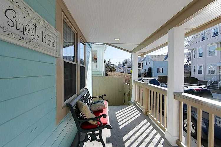 17 Hall AV Newport, RI 02840