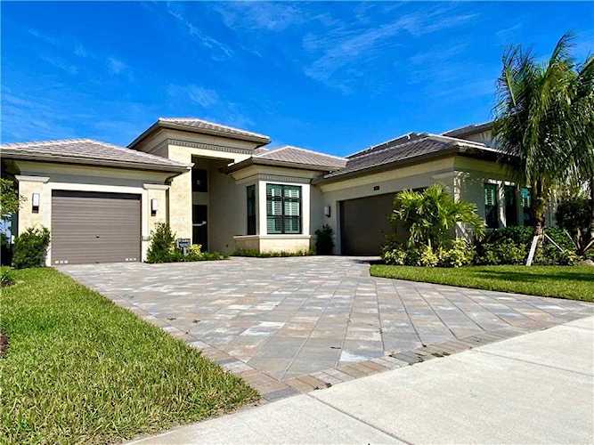 9269 Biaggio Road Boca Raton, FL 33496