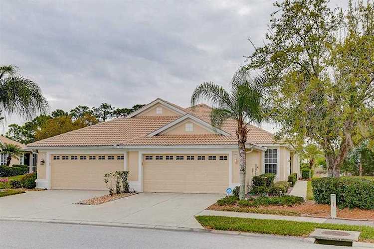 5023 Whispering Oaks Dr North Port, FL 34287