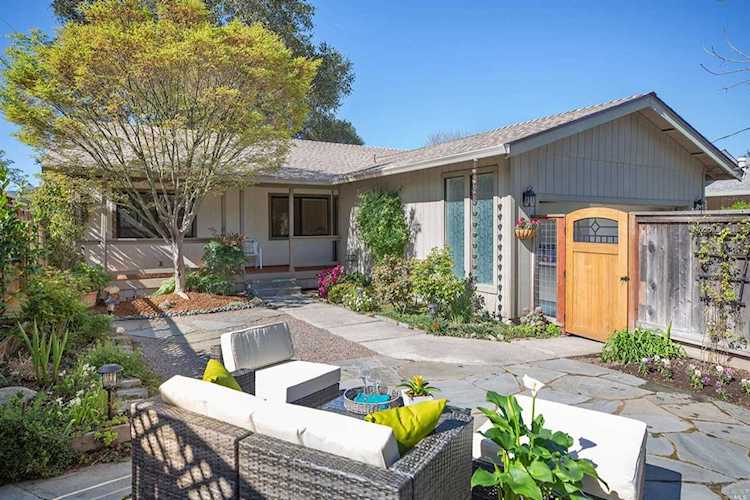 16960 Schiller Court Sonoma, CA 95476