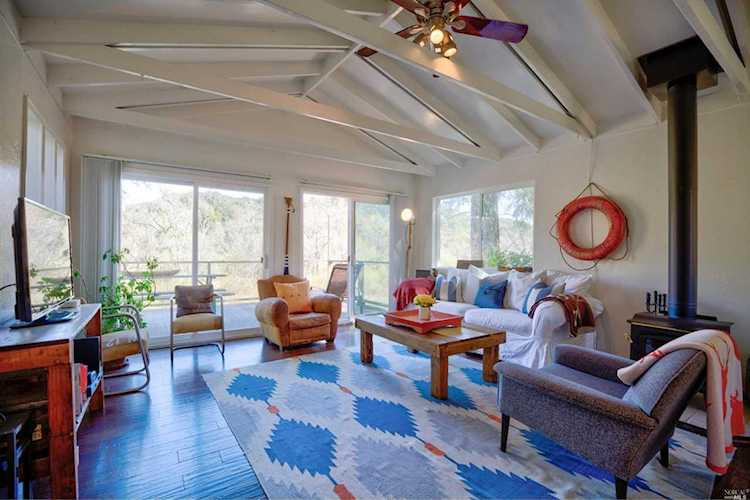 2191 Redwood Drive Healdsburg, CA 95448