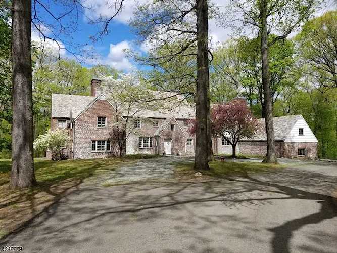 7 Horseshoe Bend Rd Mendham Boro, NJ 07945