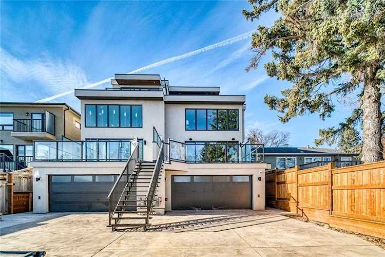 2512 19A Street SW Calgary, AB T2T 4Z2