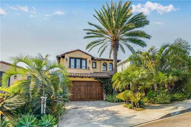 3305 Pine Avenue Manhattan Beach, CA 90266