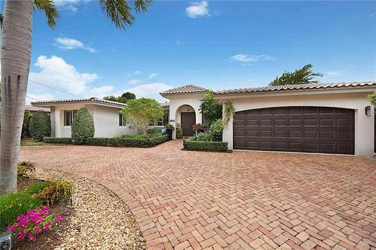 2300 NE 49th St Lighthouse Point, FL 33064